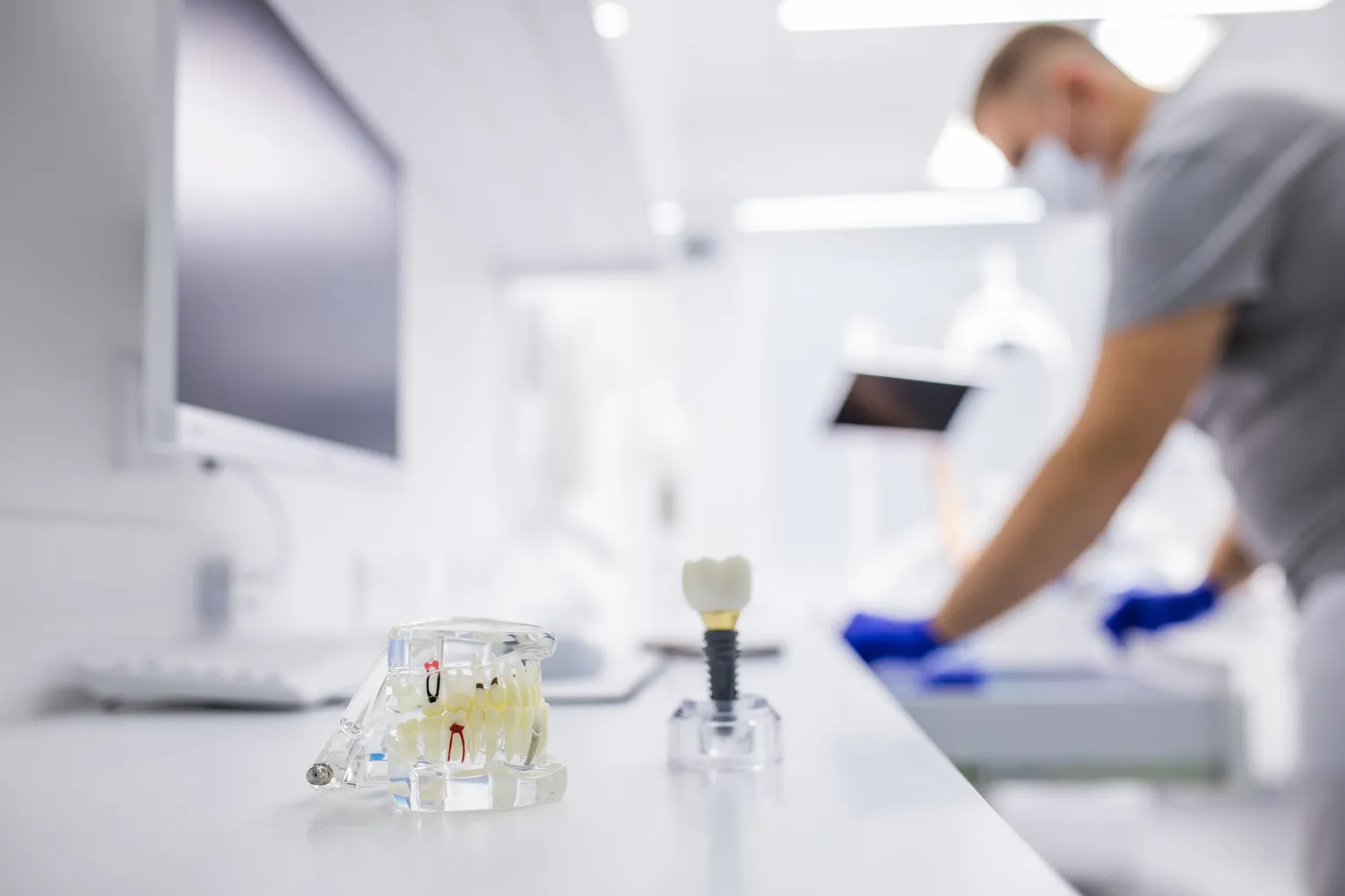 Implanty zębów Łódź gdzie najlepiej?